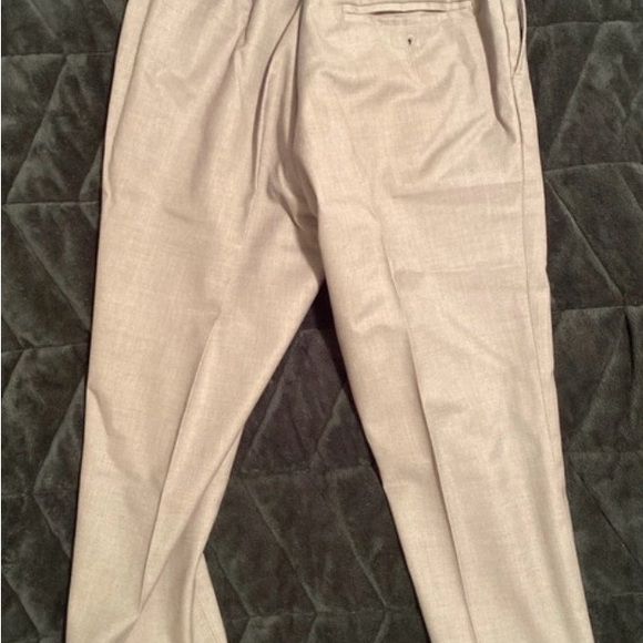 Perry Ellis Light Gray Suit with Tie - Picture 11 of 12